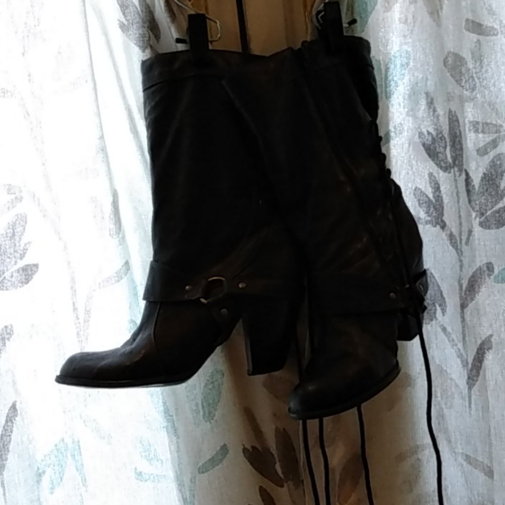 Heeled Brown Boots